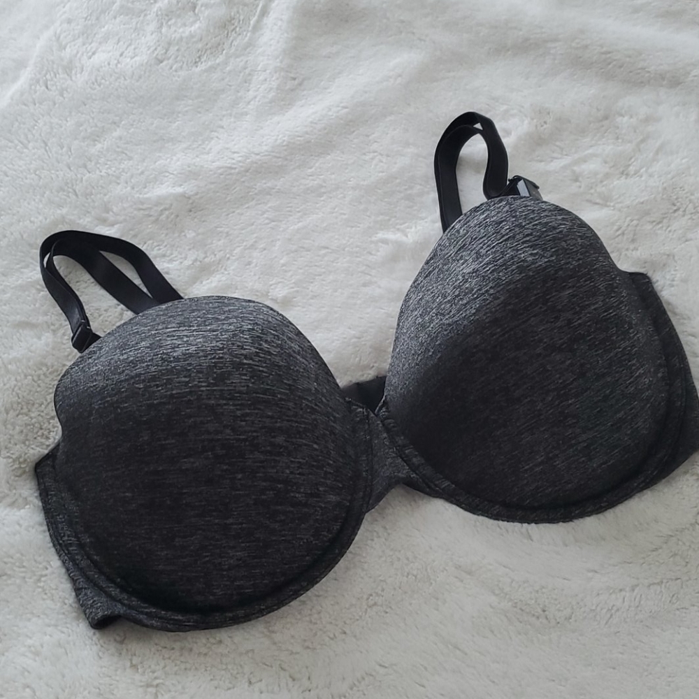 NWT Victoria's Secret multi-way bra - size 36DD